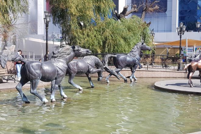 Sites- to–visit in Bishkek, Kyrgyzstan, Aichurek Mall Fountains. Ai TOUR Travel Agency